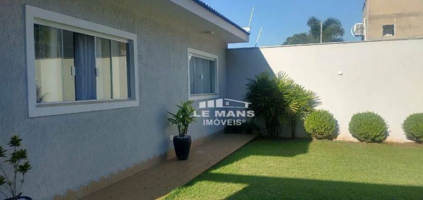 Casa a venda, 5 quartos, 3 suítes, 8 vagas, no bairro Santa Rita em Piracicaba - SP