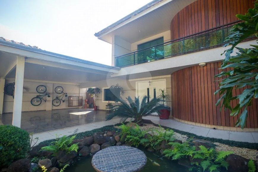 Casa à Venda no Bairro Santa Rita