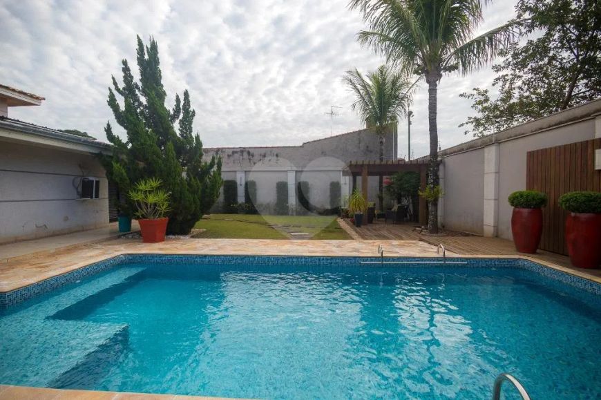 Casa à Venda no Bairro Santa Rita