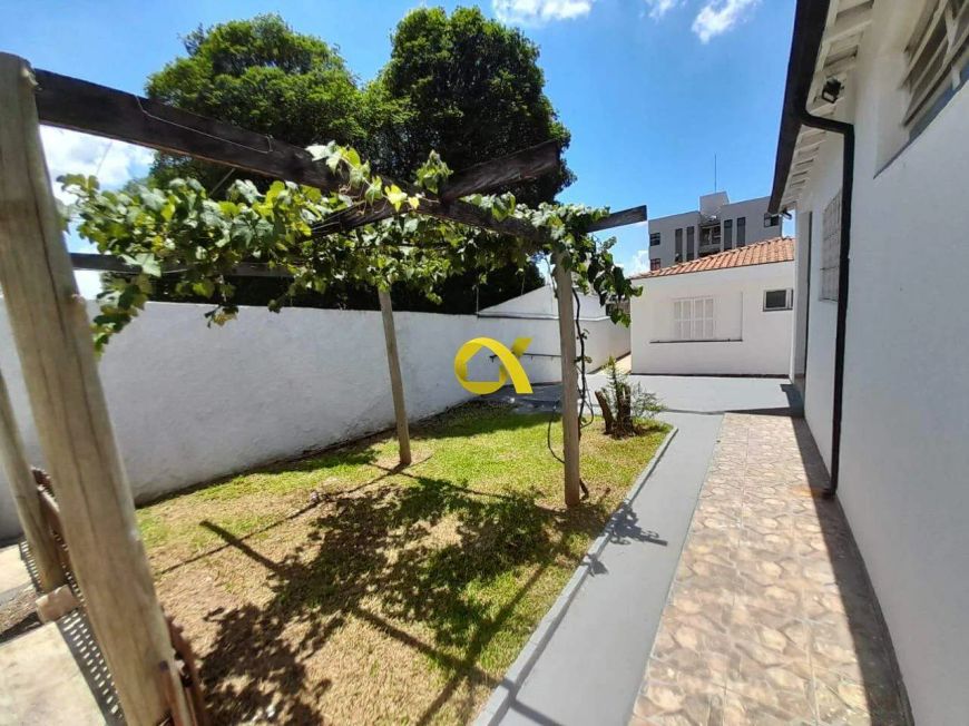 Casa Comercial Reformada no Bairro São Judas, próximo ao Fórum