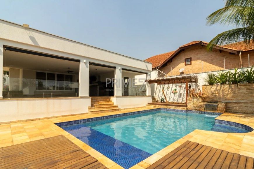 Casa à venda no Centro de Piracicaba, com 3 suítes.Piracicaba-SP