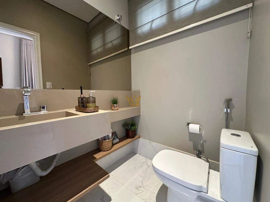 CASA DESLUMBRANTE À VENDA NO CONDOMÍNIO VILLA BELA VISTA !