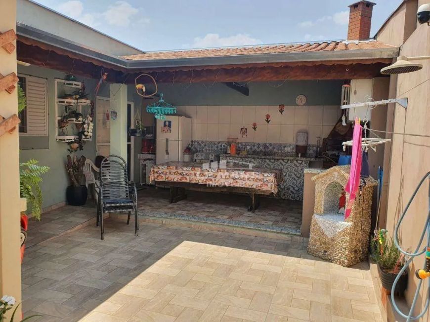 Casa a venda, 4 quartos, 1 suíte, 2 vagas, no bairro Santa Terezinha em Piracicaba - SP