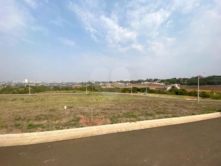 Terreno a venda no Condomínio Damha II em Piracicaba.