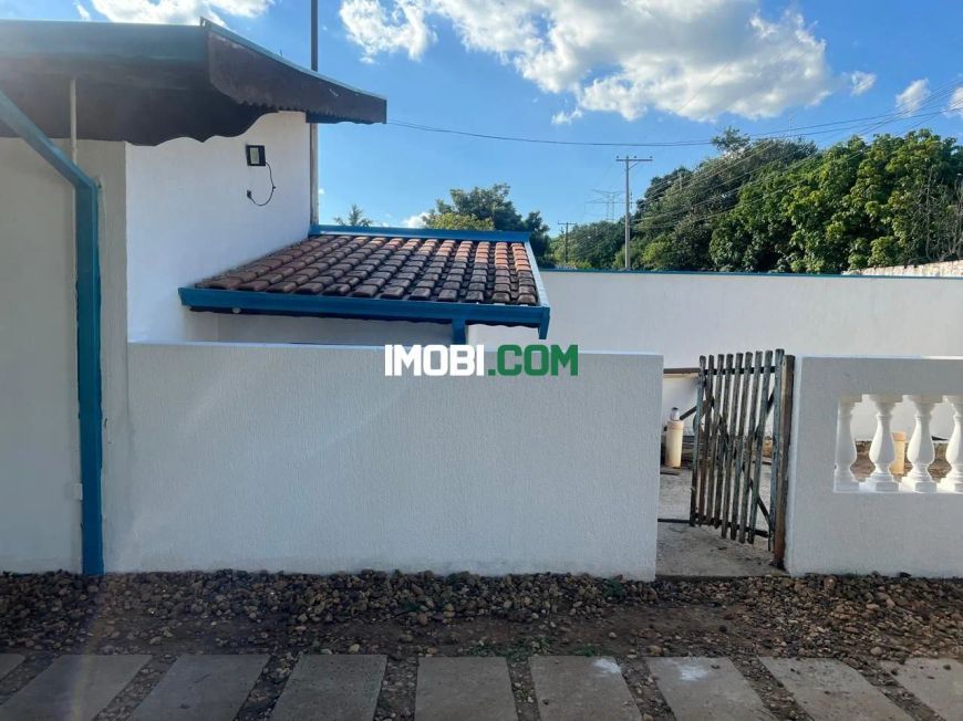 Chac. em condomínio Campestre