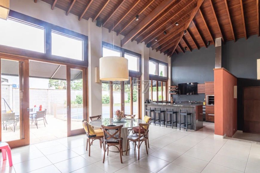 Casa à venda em condomínio fechado com 4 suítes, no Bairro Campestre, Piracicaba:-SP