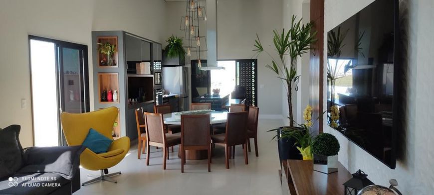 Casa de condomínio para venda com 377 metros quadrados com 3 quartos