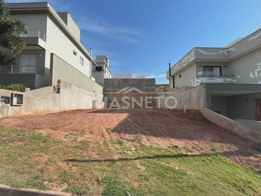Terreno à venda no condomínio Villa D`Aquila