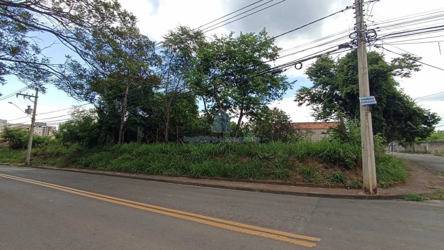 Terreno de Esquina à Venda em Piracicaba