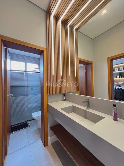 Casa à venda no condomínio Residencial Damha II