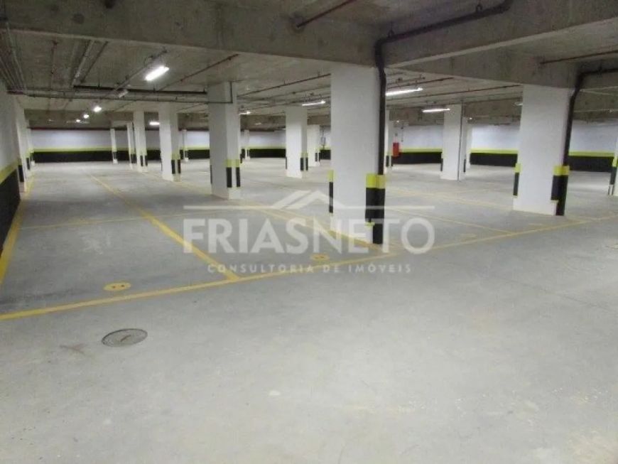 Sala comercial na Av. Independência