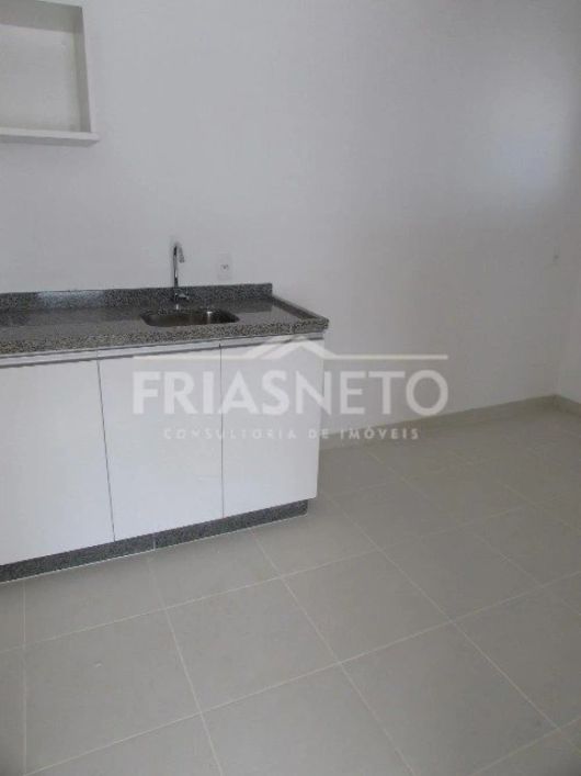 Sala comercial na Av. Independência
