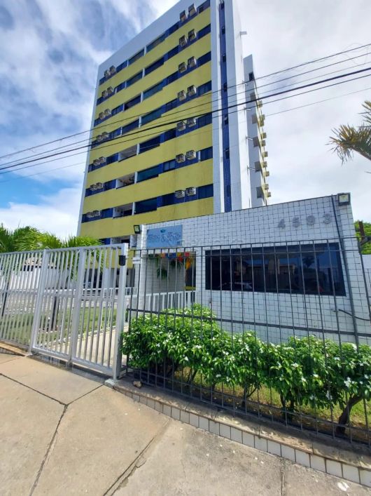 Imóvel para venda possui 83 metros quadrados com 3 quartos em Casa Caiada - Olinda - PE