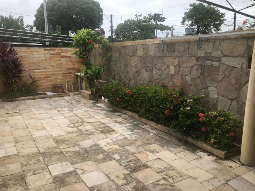 REF: TV103 - VENDE-SE EXCELENTE CASA COM 250M² EM OTIMA LOCALIZAÇÃO PROXIMO AO MERCADO ECONOMICO