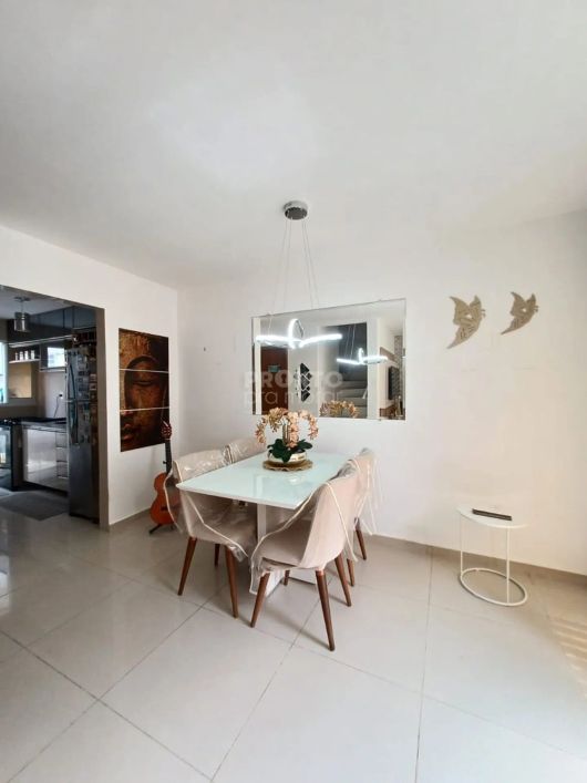 Casa de Condomínio no Village Casa Caiada, em Olinda com 3 quartos (2 suítes) e 1 vaga