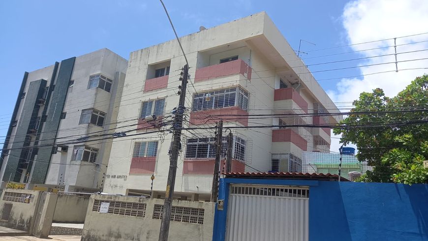 Apartamento para venda com 78 m². Tem 3 quartos e 2 Wcs em Casa Caiada - Olinda - PE