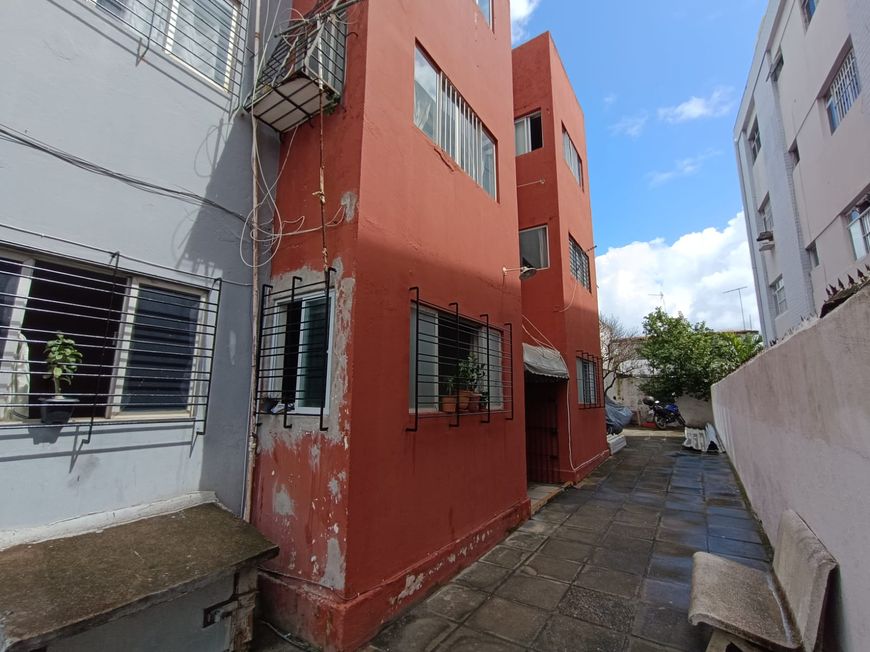 VENDO ÓTIMO APARTAMENTO COM TRÊS QUARTOS NO BAIRRO DE CASA CAIADA / OLINDA