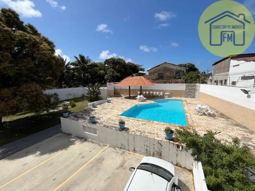 Apartamento a venda com vista lateral para o mar localizado a 200 metros da praia de Casa Caiada, Ol