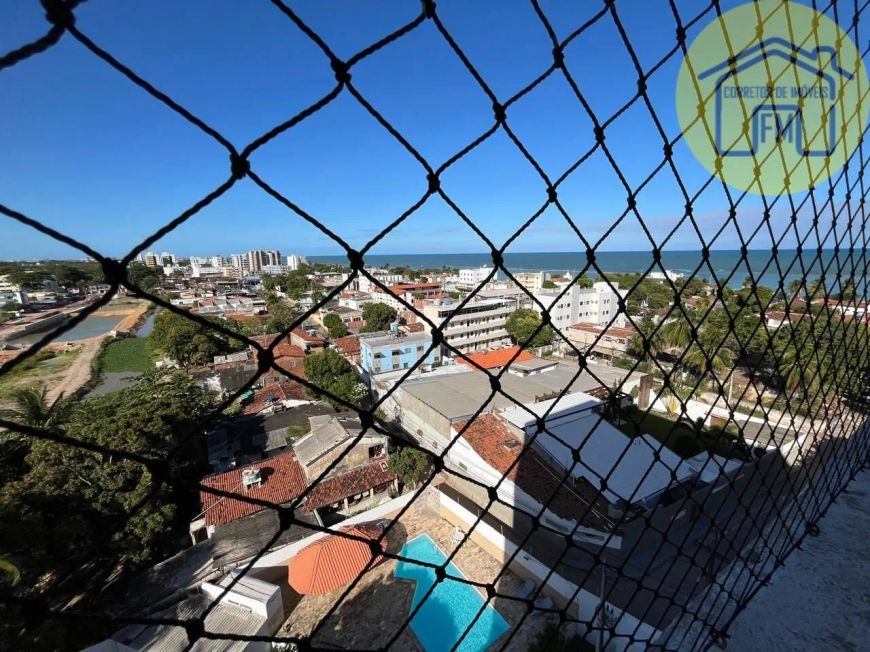 Apartamento a venda com vista lateral para o mar localizado a 200 metros da praia de Casa Caiada, Ol