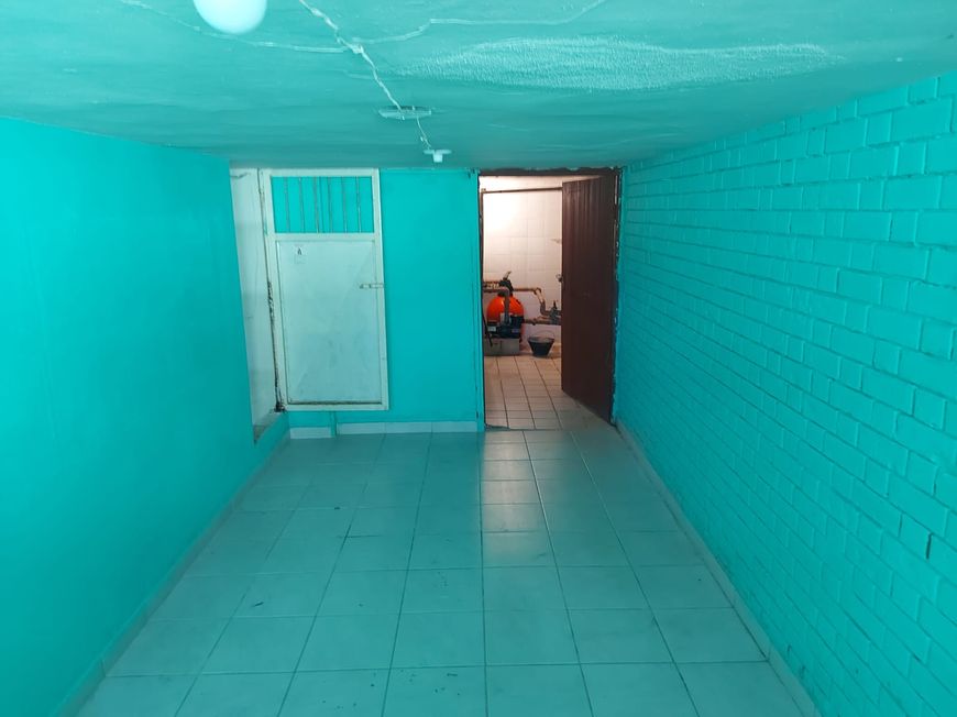 REF: TVA062 - Excelente Casa comercial para aluguel e venda possui 250 m² em Casa Caiada
