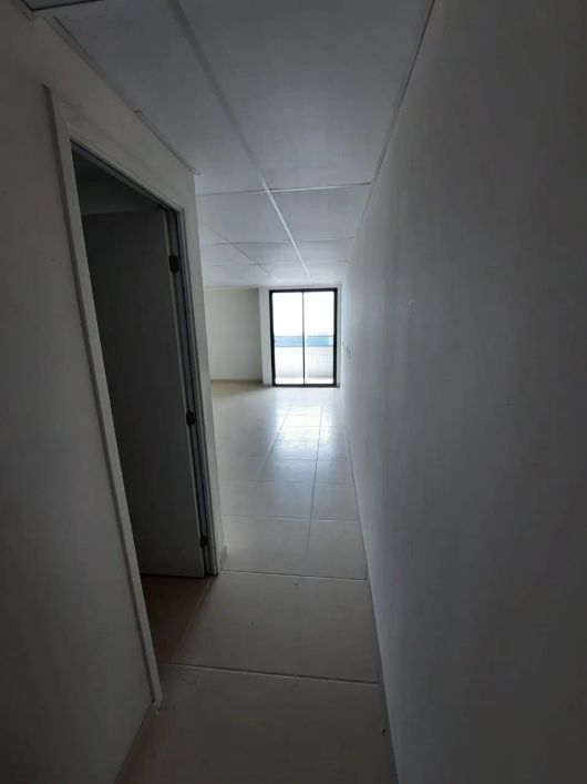 Apartamento novo de 2 quartos, à venda beira-mar de Olinda.