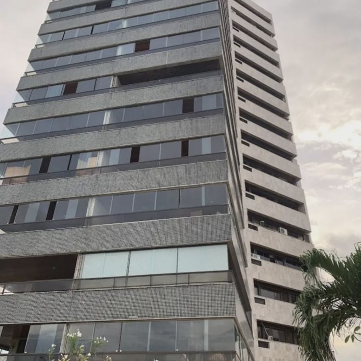 VENDO OTIMO APTO COM QUATRO QUARTOS SENDO DUAS SUÍTES BEIRA MAR NO BAIRRO DE CASA CAIADA/OLINDA