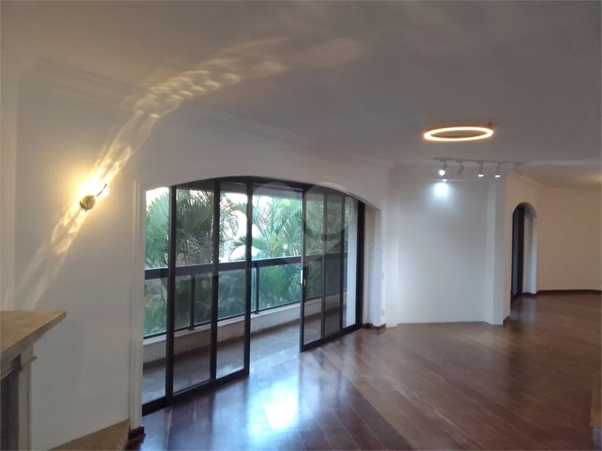 Apartamento para venda com 380 m² no Pacaembu.