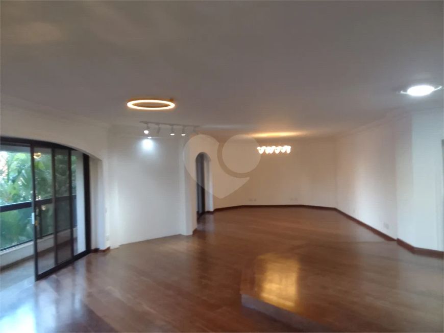 Apartamento para venda com 380 m² no Pacaembu.
