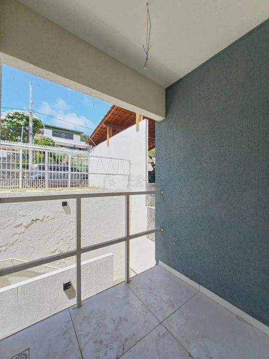 Casa Duplex com 3 suites em Bultrins - Olinda - PE