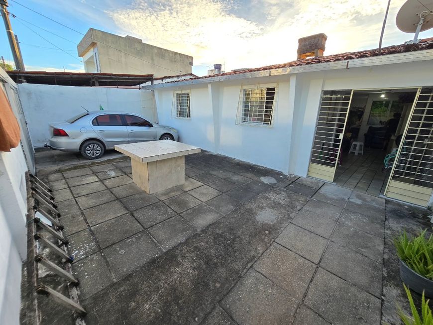 Casa para venda com 150m², com 3 quartos e suíte, em Rio Doce, Olinda/PE