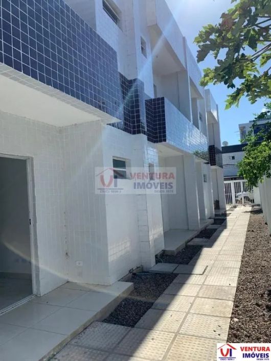 Casa à Venda em Rio Doce