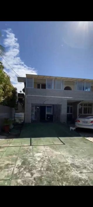 Imóvel para venda possui 325 metros quadrados com 5 quartos em Rio Doce - Olinda - PE