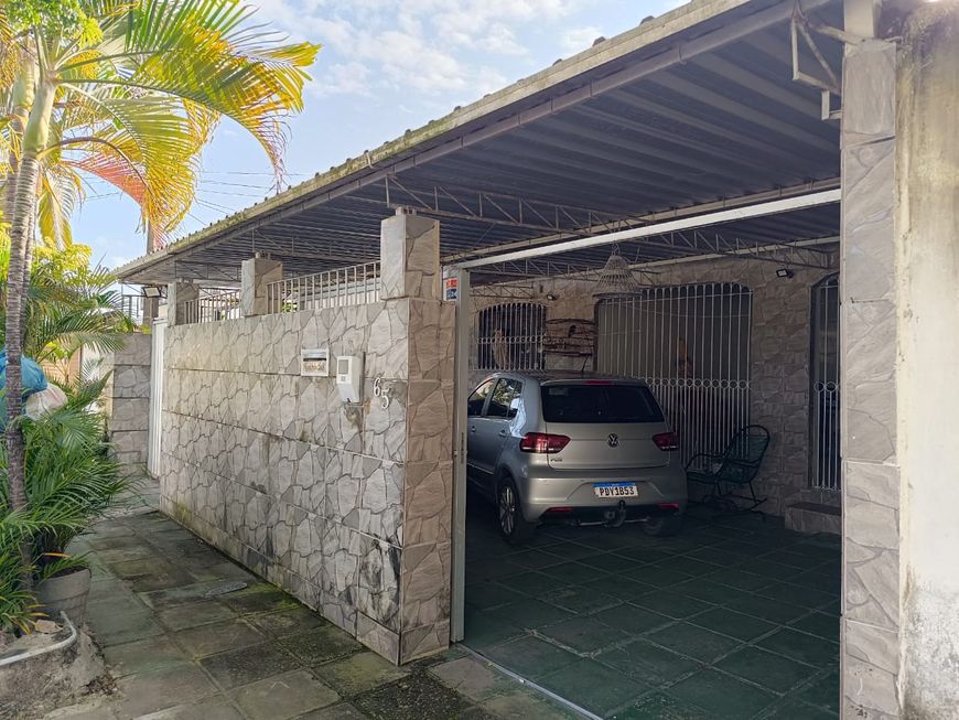 VENDO ÓTIMA CASA COM TRÊS QUARTOS SENDO DUAS SUÍTES NO BAIRRO DE RIO DOCE / OLINDA