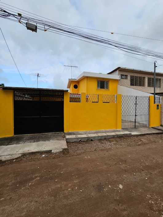 casa rio doce 1° etapa com 2 pavimento , 4 quartos 1suite ,prox a feira pública