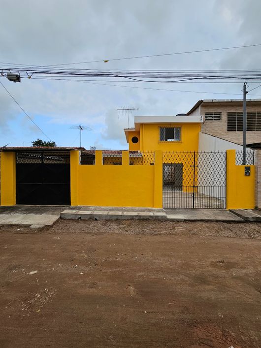 casa rio doce 1° etapa com 2 pavimento , 4 quartos 1suite ,prox a feira pública