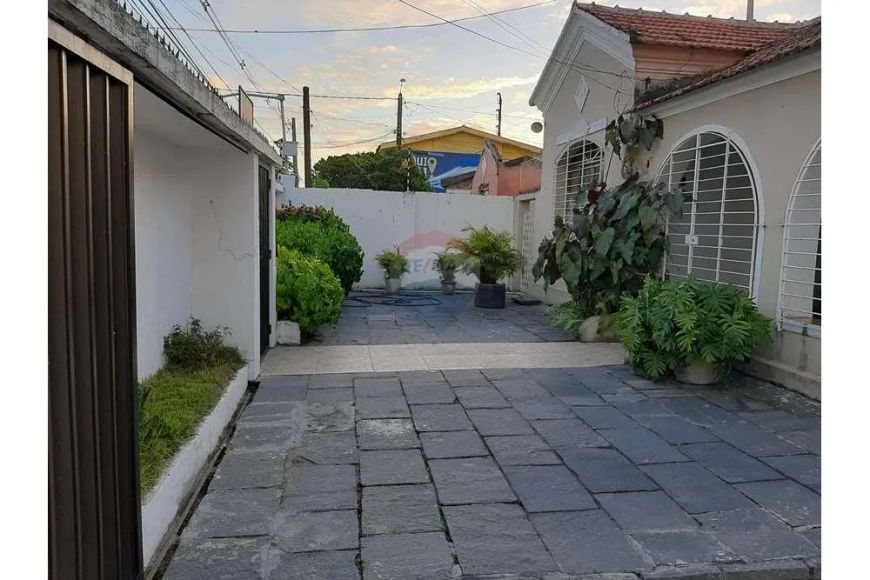 Excelente CASA solta