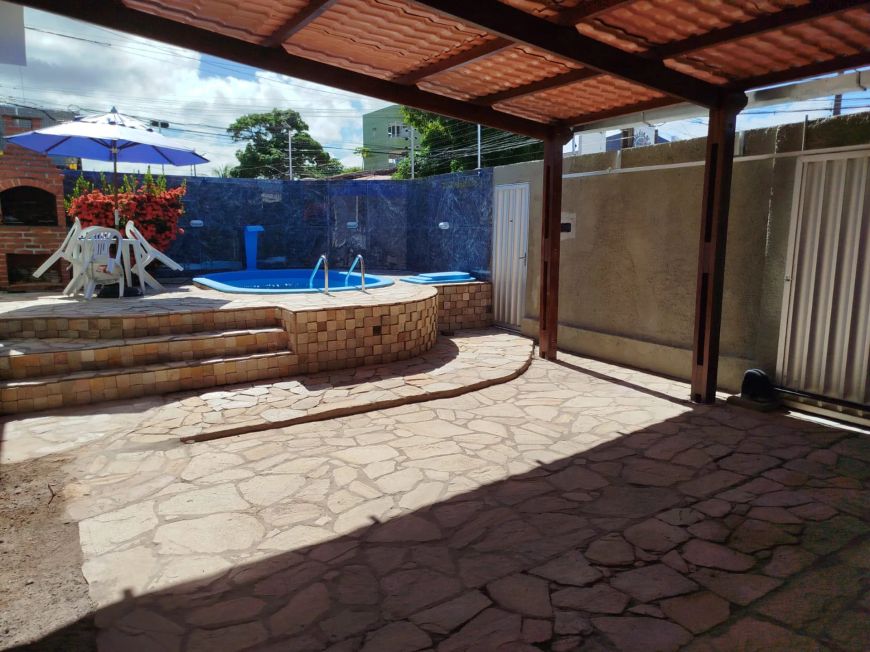 🙋🕵OPORTUNIDADE CASA COM PISCINA QUADRA DO MAR 3 QUARTOS SUÍTE ACEITAMOS IMÓVEL COMO PAGAMENTO