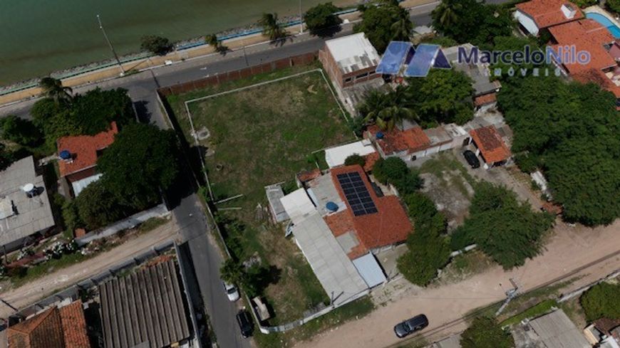 Terreno Beira-mar, 1161m2 com projeto aprovado para 54 apartamentos