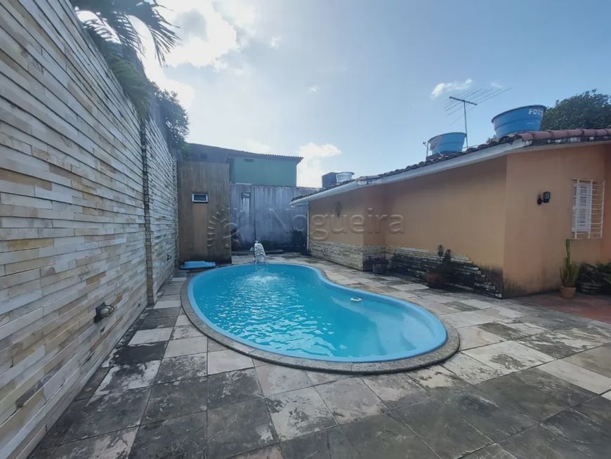 Casa com excelente localização em Olinda
