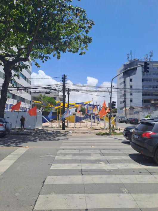Imóvel para venda possui 525 metros quadrados em Casa Caiada - Olinda - PE