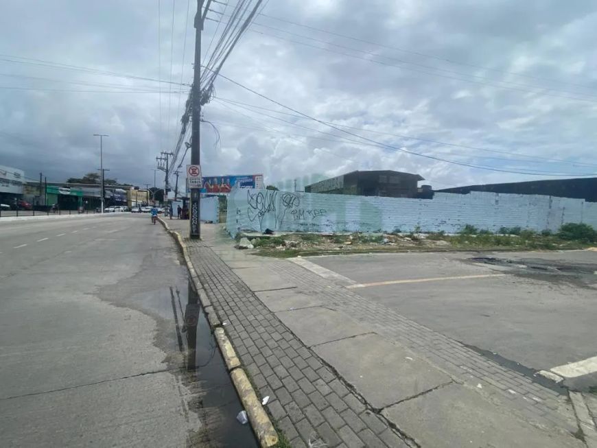 Terreno Comercial todo murado com 2100m² em Peixinhos, Olinda/PE