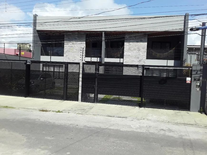 Imóvel para venda possui 180 metros quadrados com 4 quartos em Casa Caiada - Olinda - PE