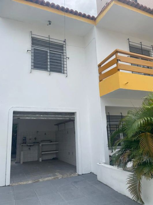 Esta casa é uma OPORTUNIDADE ÚNICA EM CASA CAIADA - Olinda - PE