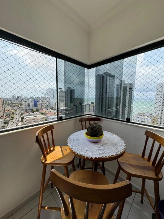 Apartamento com 70m2, 3 quartos, com lazer e pertinho do Shopping e da Praia por apenas R$359mil!