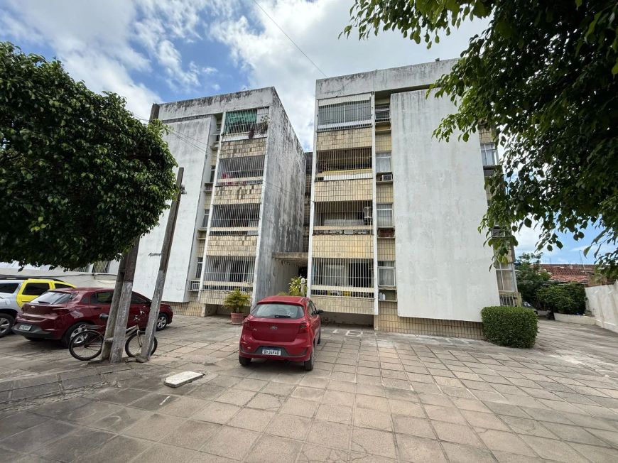 APT: 3 Qtos 2 WC. Perto do Patteo. 149 Mil. (Aceito Proposta)