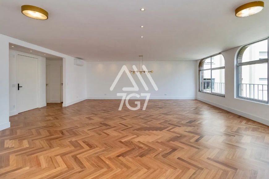 REFORMADO COM 219,55m², 3 SUÍTES À VENDA EM HIGIENÓPOLIS