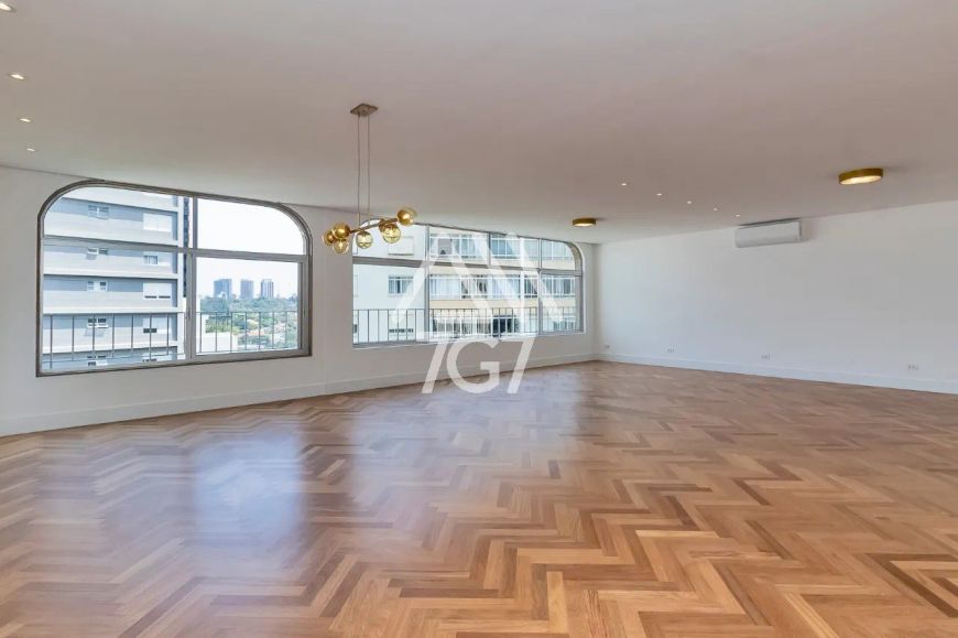 REFORMADO COM 219,55m², 3 SUÍTES À VENDA EM HIGIENÓPOLIS