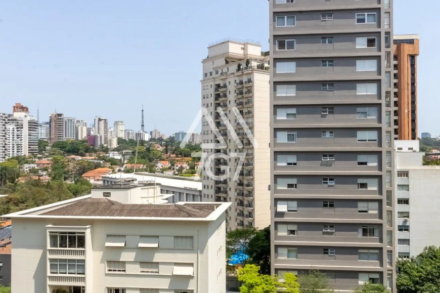 REFORMADO COM 219,55m², 3 SUÍTES À VENDA EM HIGIENÓPOLIS