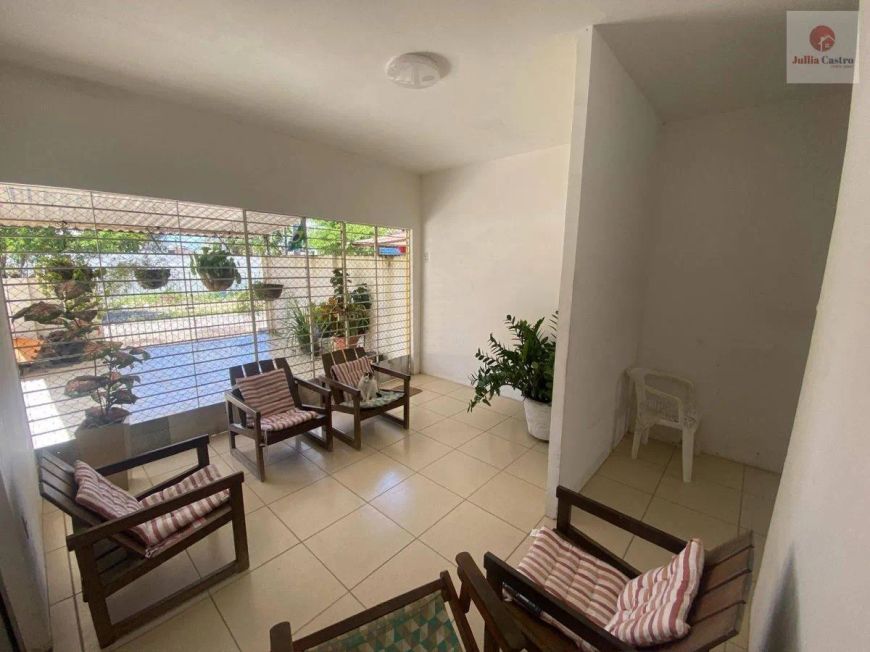 VENDO EXCELENTE CASA COM 4 QUARTOS NO CENTRO COMERCIAL DE RIO DOCE / OLINDA