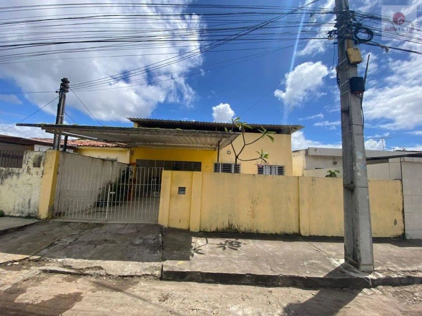 VENDO EXCELENTE CASA COM 4 QUARTOS NO CENTRO COMERCIAL DE RIO DOCE / OLINDA